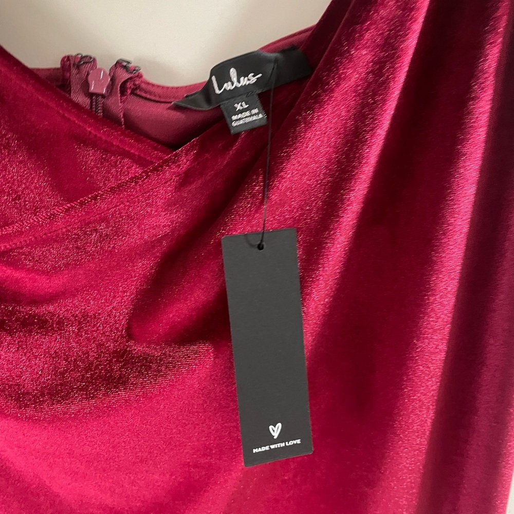 Lulu’s XL (extra large) Debut Diva Burgundy Velvet Maxi Dress